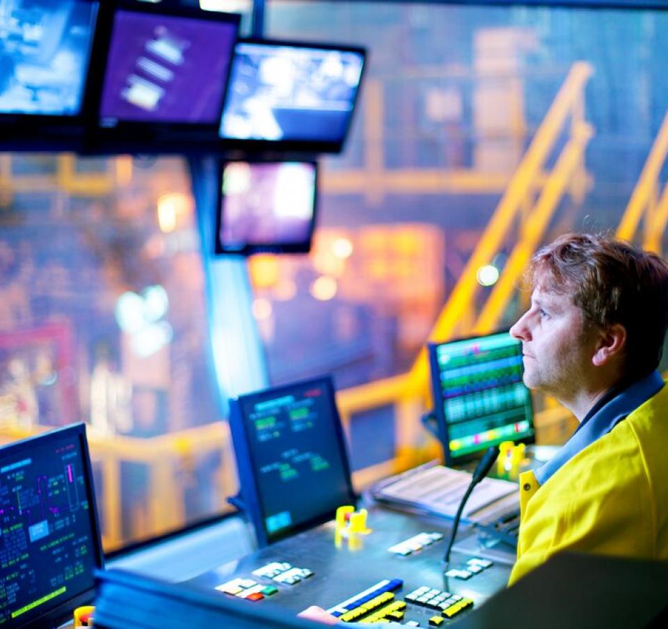 Following the latest developments in steel manufacturing equipment and process control