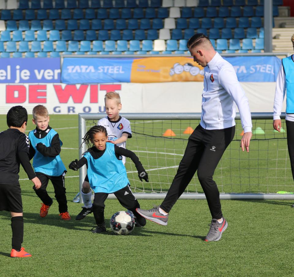 Telstar football practice with kids