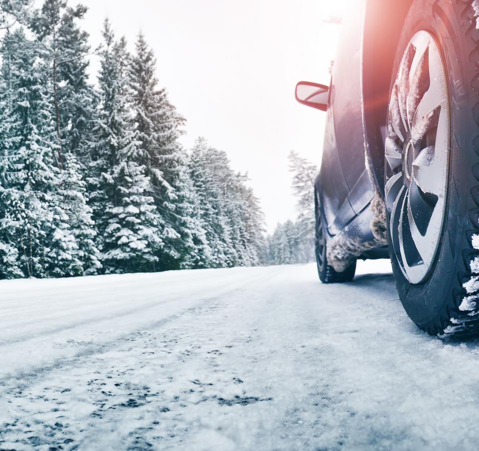 Automotive-car in the snow-1230286657.jpg Automotive-car in the snow-1230286657.jpg